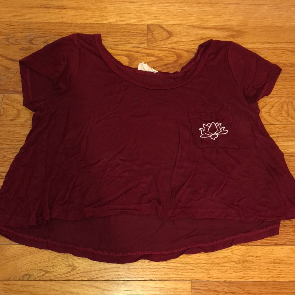 Cropped tee size small